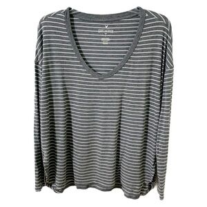 American Eagle Soft and Sexy V-neck Striped Long Sleeve Tee Top Side Slits 🩶🤍